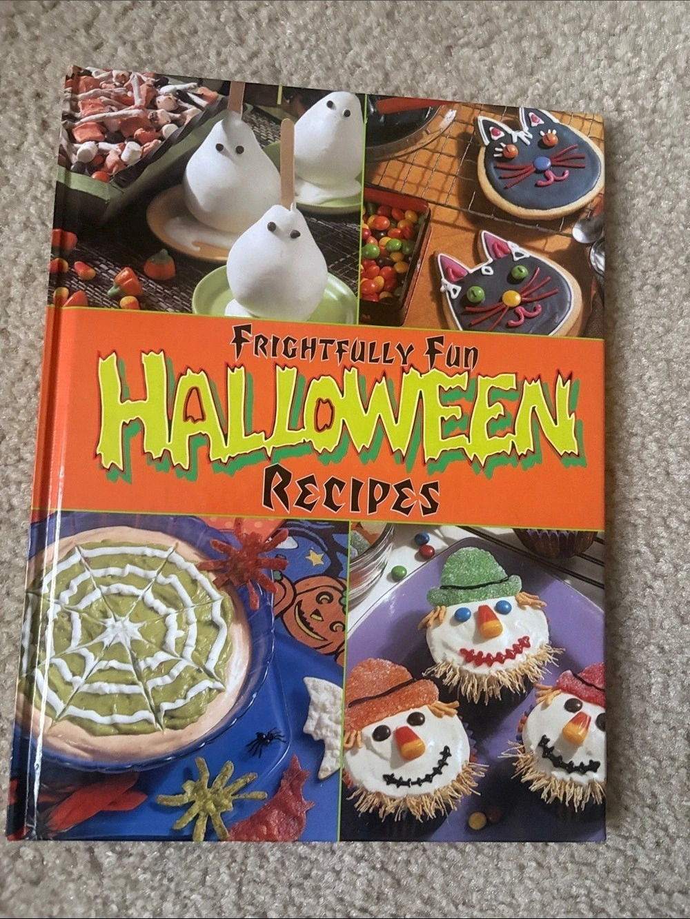 Publications International, Ltd. Frightfully Fun Halloween Recipes. Halloween
-